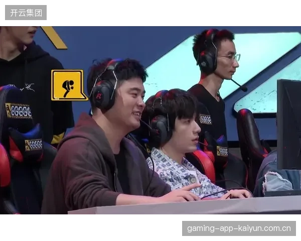 电竞选手极限1V4反杀成功，解说吼到破音